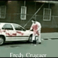 ....... Fredy Cruguer trilouco limpando seu veículo sujo de menstruação de um otacu que rasgou os ovários querendo ser menina