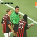 Ninguém expulsa o Ronaldinho
