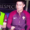 Messi tenta punhetar seu companheiro de seleção inglesa
